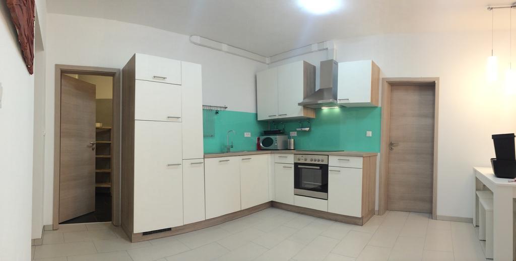 Apartments Sik 2 Копер Екстериор снимка